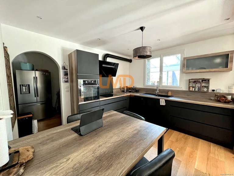 Villa Gréasque - 5 chambres - 223m²