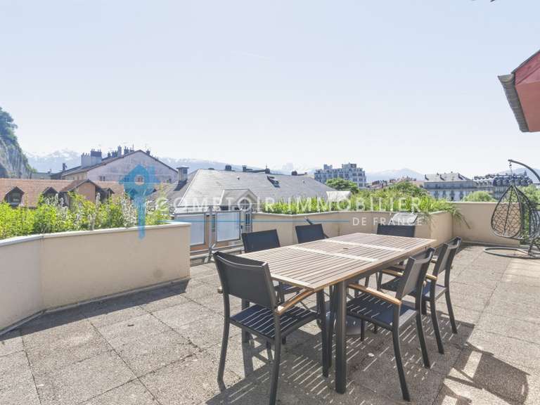 Appartement Grenoble - 2 chambres - 110m²