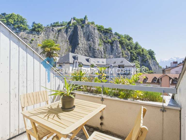 Appartement Grenoble - 2 chambres - 110m²