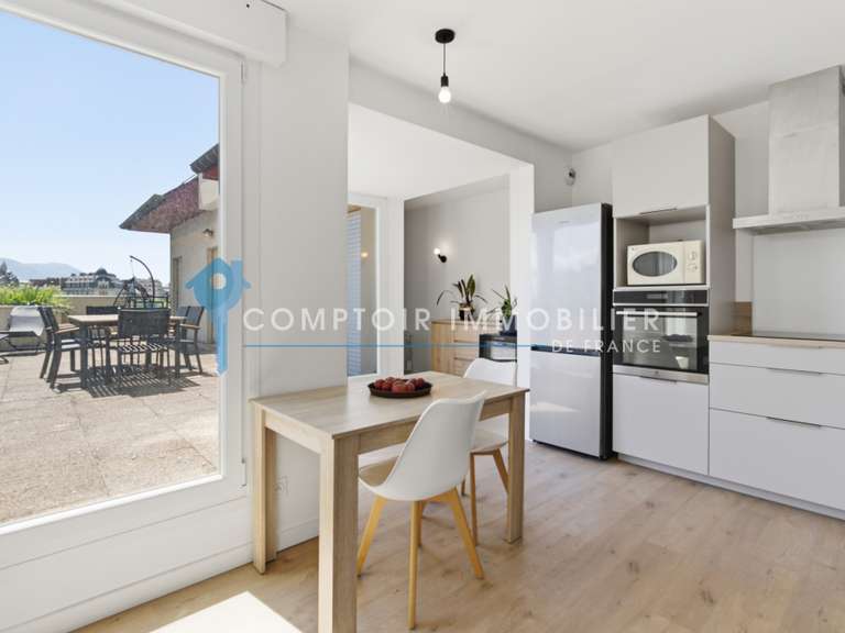 Appartement Grenoble - 2 chambres - 110m²
