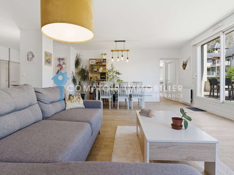 Appartement Grenoble - 2 chambres - 110m²