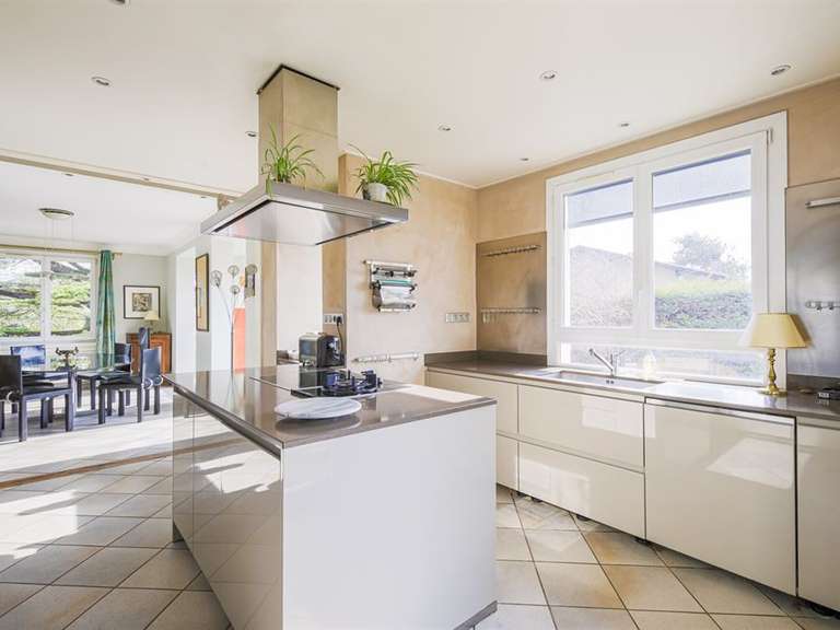 House Grenoble - 7 bedrooms - 316m²