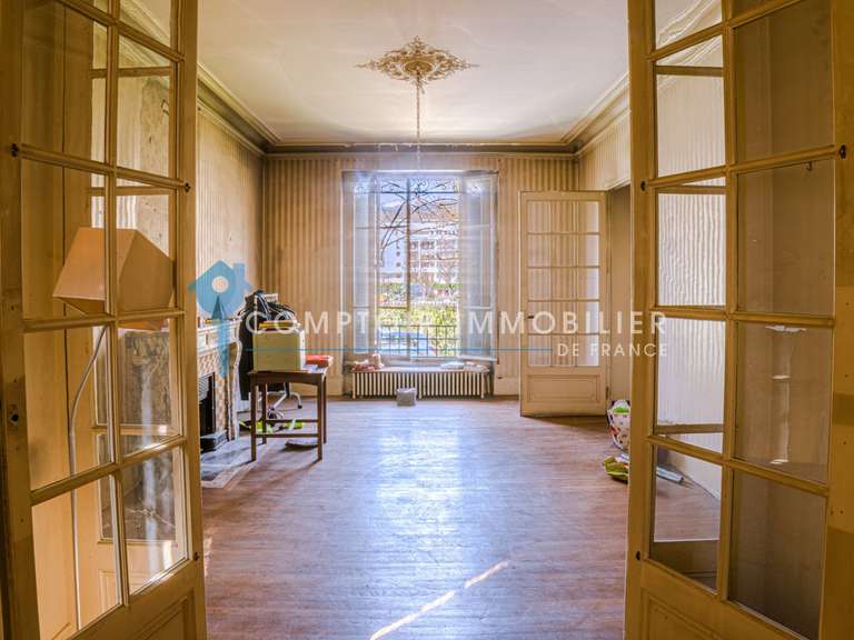 Maison Grenoble - 7 chambres - 241m²