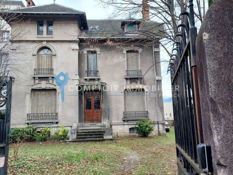 Maison Grenoble - 7 chambres - 241m²