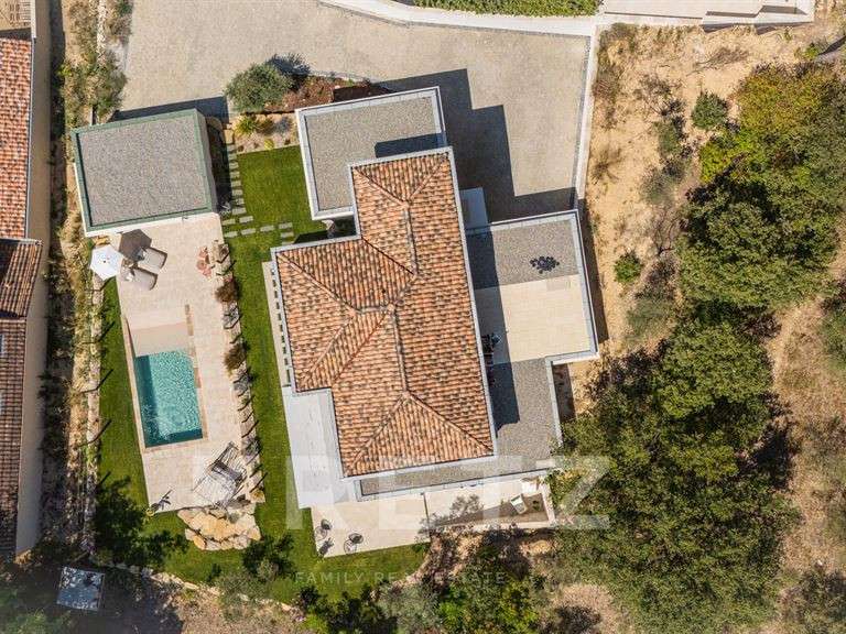 Maison Gréoux-les-Bains - 5 chambres - 210m²