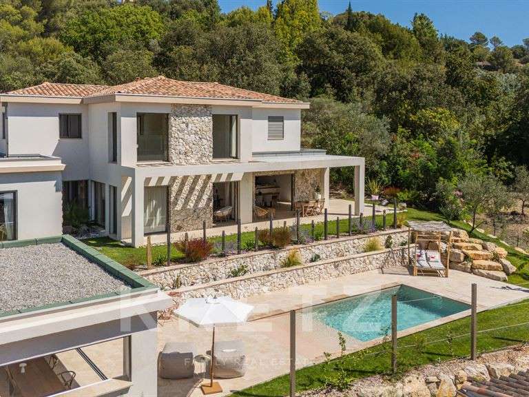 Maison Gréoux-les-Bains - 5 chambres - 210m²