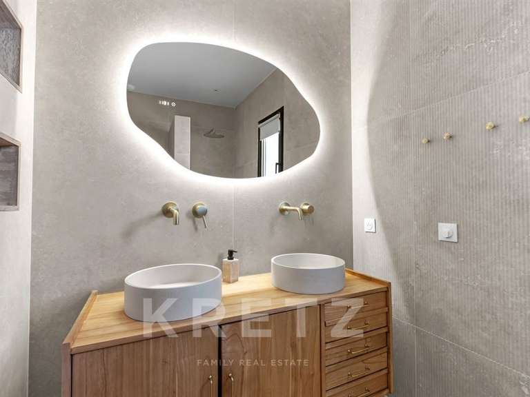 Maison Gréoux-les-Bains - 5 chambres - 210m²