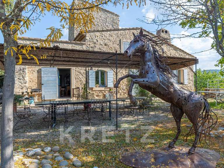 Maison Gréoux-les-Bains - 6 chambres - 700m²