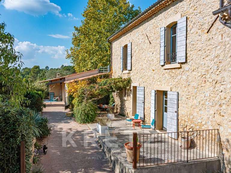 Maison Gréoux-les-Bains - 6 chambres - 700m²