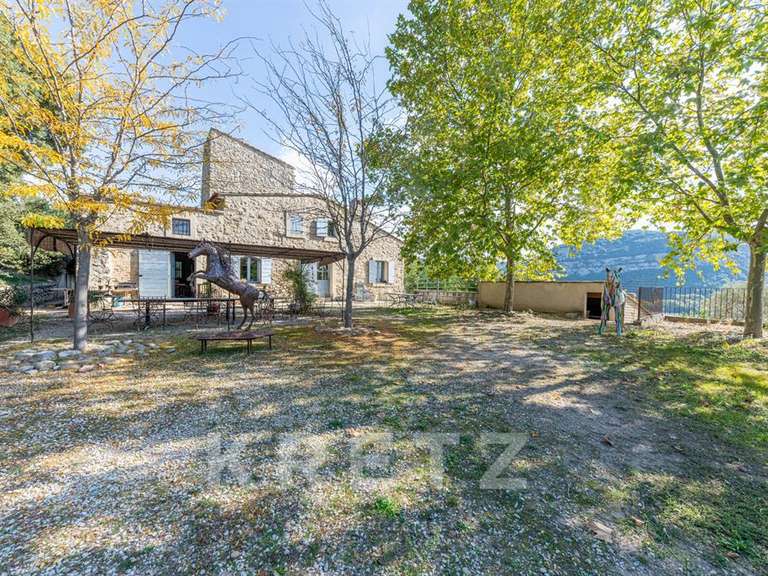 Maison Gréoux-les-Bains - 6 chambres - 700m²