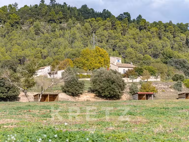 Maison Gréoux-les-Bains - 6 chambres - 700m²