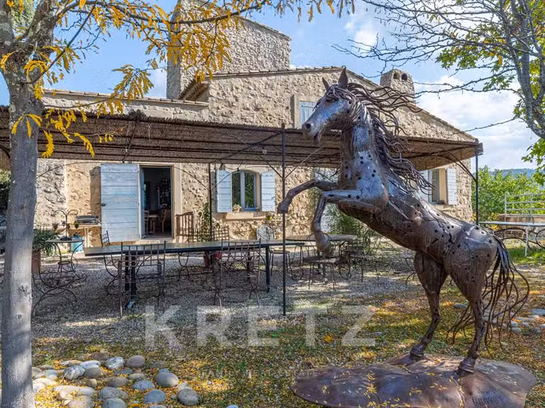 Maison Gréoux-les-Bains - 6 chambres - 700m²