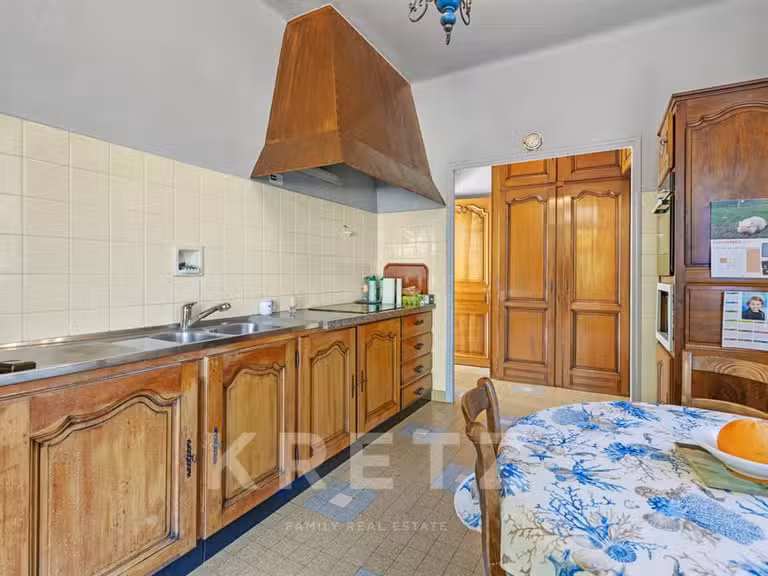 Maison Gréoux-les-Bains - 5 chambres - 255m²