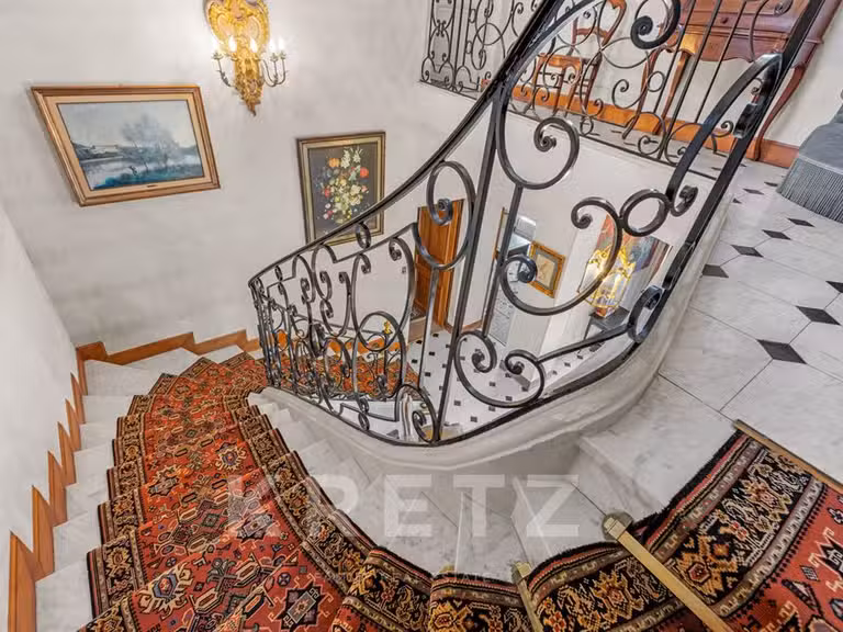Maison Gréoux-les-Bains - 5 chambres - 255m²