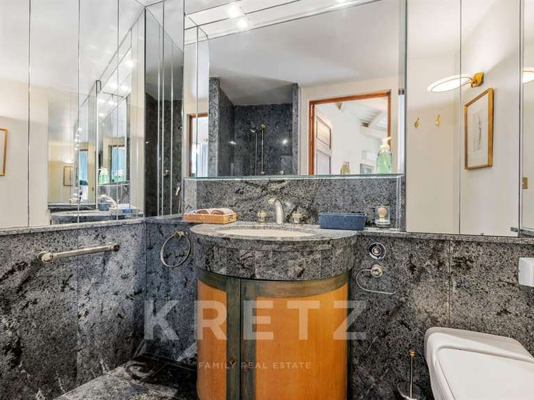 Maison Gréoux-les-Bains - 5 chambres - 255m²