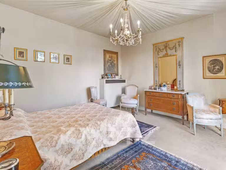 Maison Gréoux-les-Bains - 5 chambres - 255m²