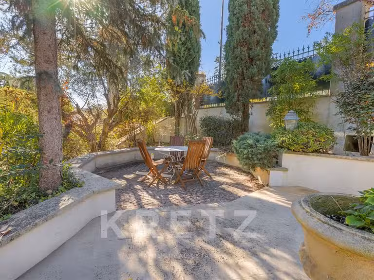 Maison Gréoux-les-Bains - 5 chambres - 255m²