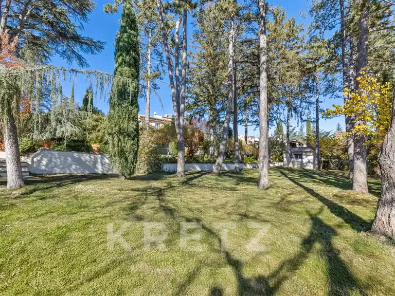 Maison Gréoux-les-Bains - 5 chambres - 255m²