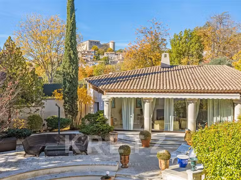 Maison Gréoux-les-Bains - 5 chambres - 255m²