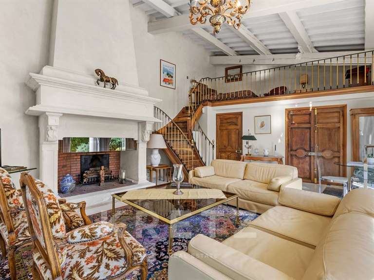 Maison Gréoux-les-Bains - 5 chambres - 255m²