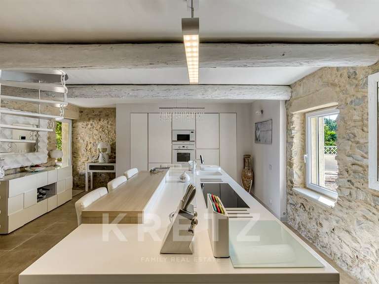 Maison Gréoux-les-Bains - 3 chambres - 200m²