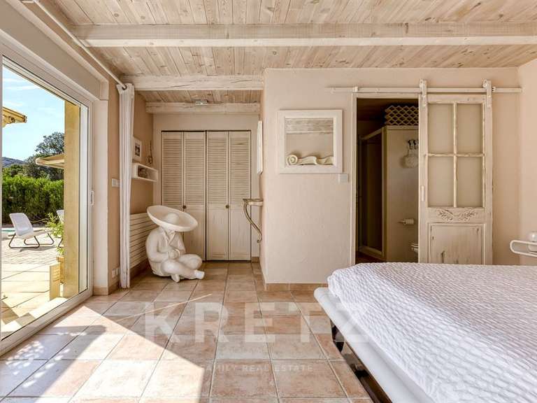 Maison Gréoux-les-Bains - 3 chambres - 200m²
