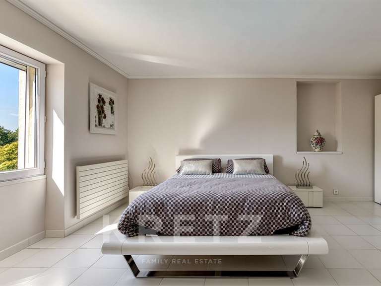 Maison Gréoux-les-Bains - 3 chambres - 200m²