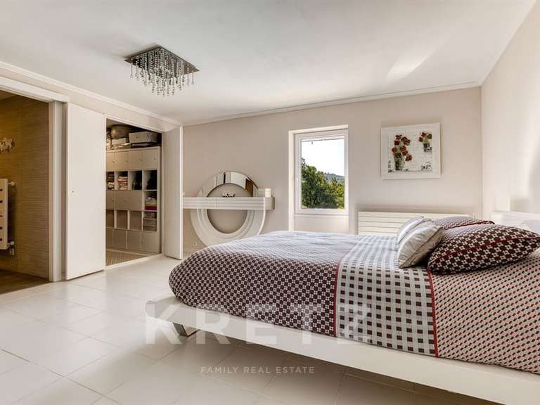 Maison Gréoux-les-Bains - 3 chambres - 200m²
