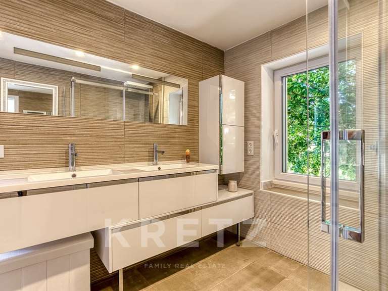 Maison Gréoux-les-Bains - 3 chambres - 200m²