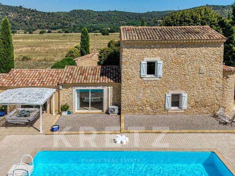 Maison Gréoux-les-Bains - 3 chambres - 200m²