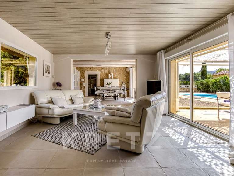 Maison Gréoux-les-Bains - 3 chambres - 200m²