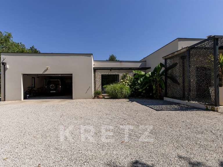 Maison Gréoux-les-Bains - 4 chambres - 300m²