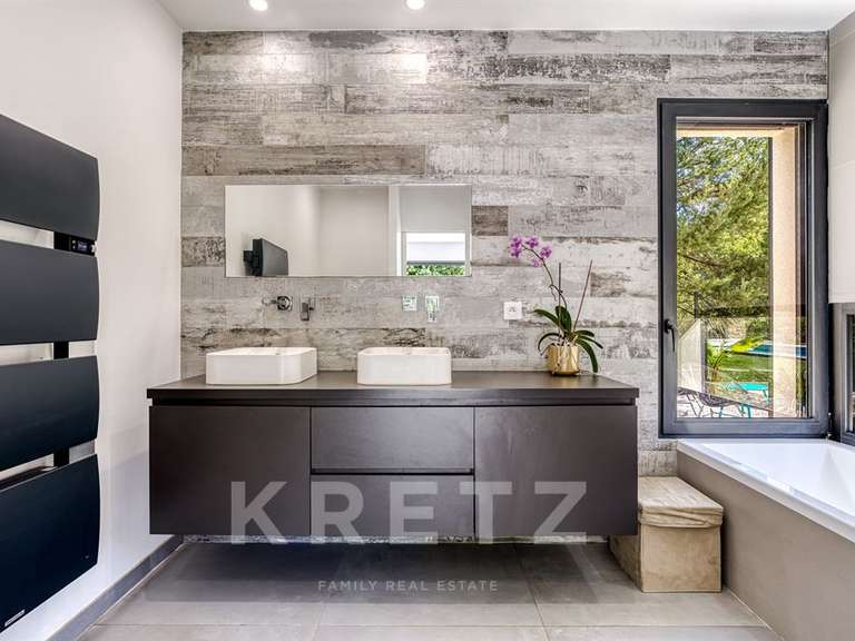 Maison Gréoux-les-Bains - 4 chambres - 300m²