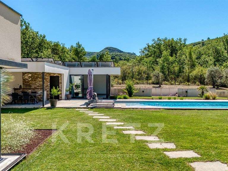 Maison Gréoux-les-Bains - 4 chambres - 300m²