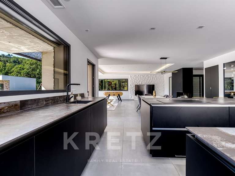 Maison Gréoux-les-Bains - 4 chambres - 300m²