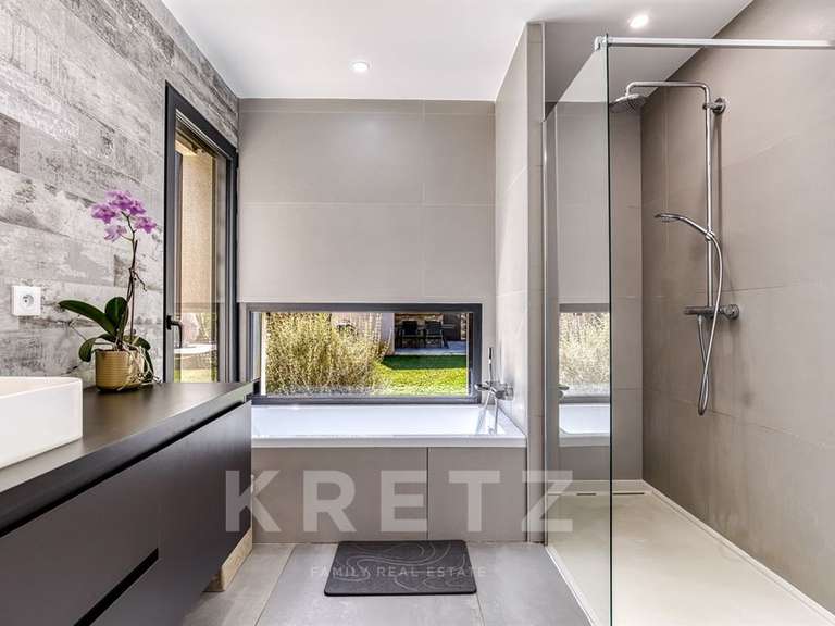 Maison Gréoux-les-Bains - 4 chambres - 300m²