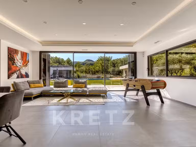 Maison Gréoux-les-Bains - 4 chambres - 300m²