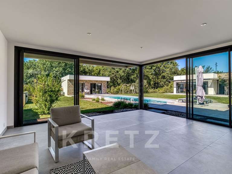Maison Gréoux-les-Bains - 4 chambres - 300m²