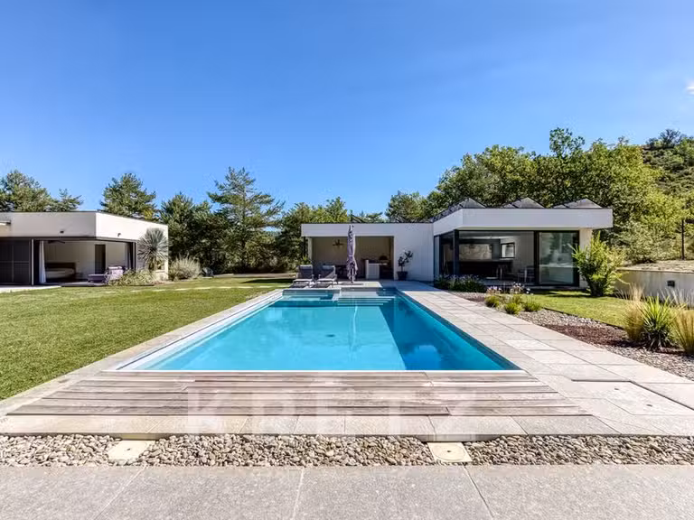 Maison Gréoux-les-Bains - 4 chambres - 300m²