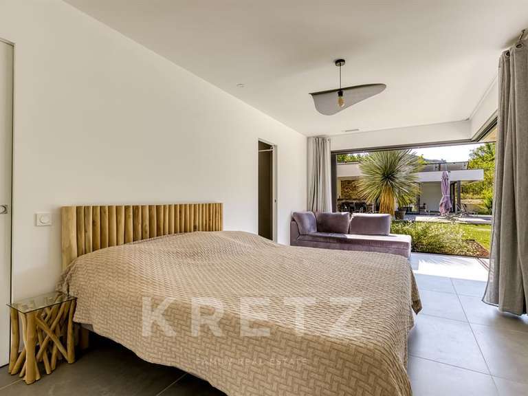 Maison Gréoux-les-Bains - 4 chambres - 300m²