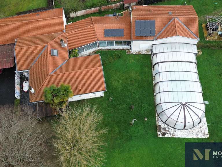 Maison Grézac - 5 chambres - 381m²