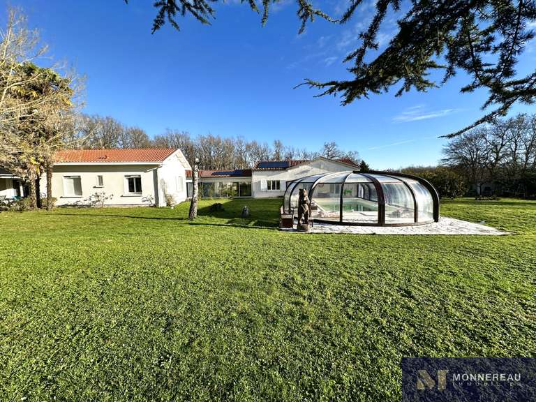 Maison Grézac - 5 chambres - 381m²
