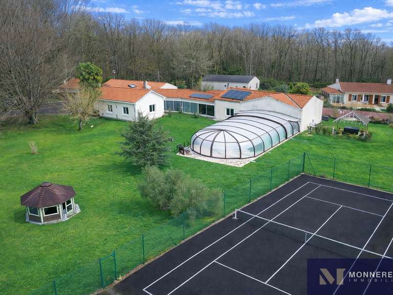 Maison Grézac - 5 chambres - 381m²