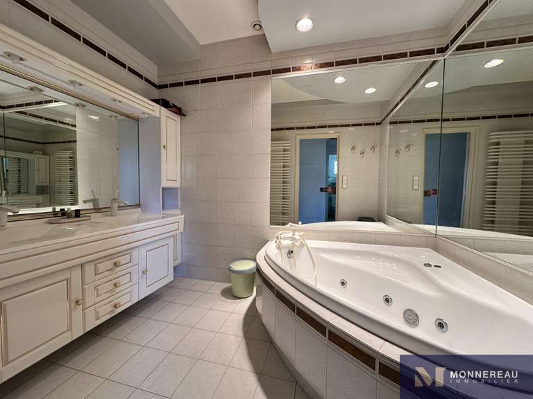 Maison Grézac - 5 chambres - 381m²