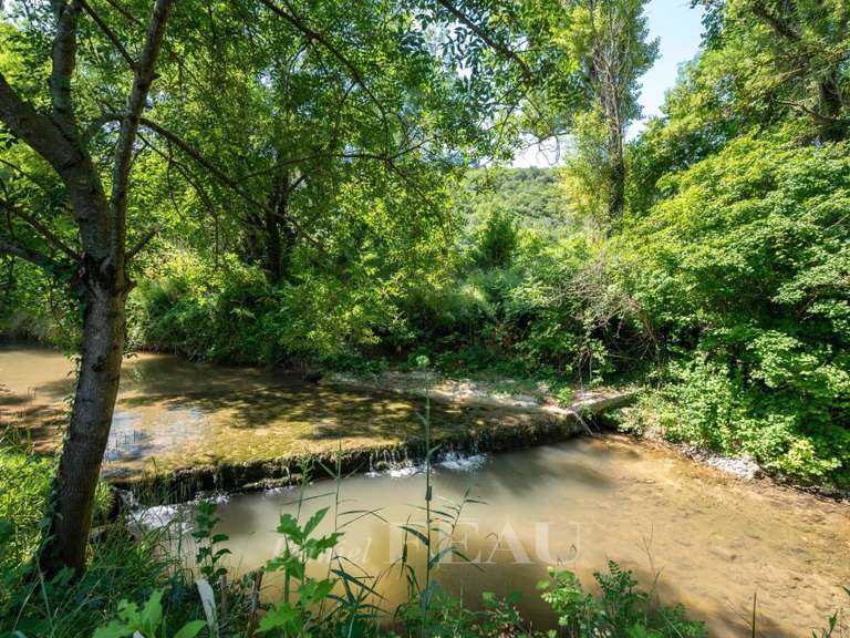 Maison Grignan - 12 chambres - 723m²