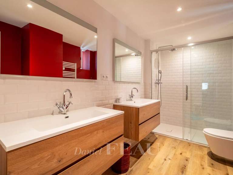 Maison Grignan - 12 chambres - 723m²