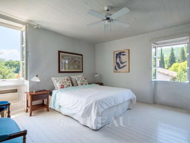 Maison Grignan - 12 chambres - 723m²