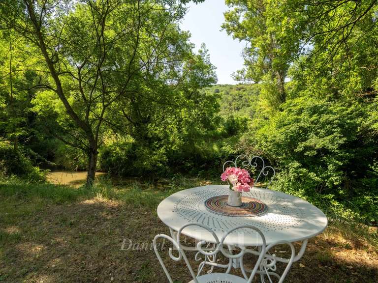 Maison Grignan - 12 chambres - 723m²