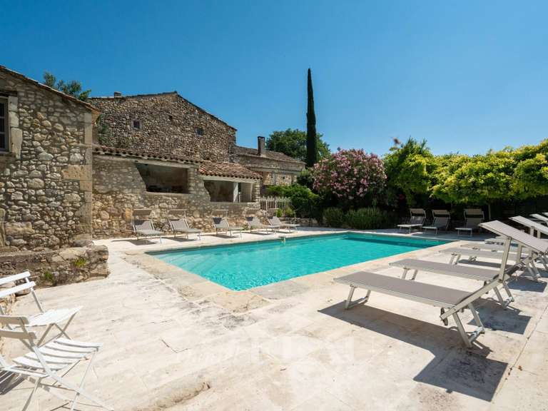 Maison Grignan - 12 chambres - 723m²