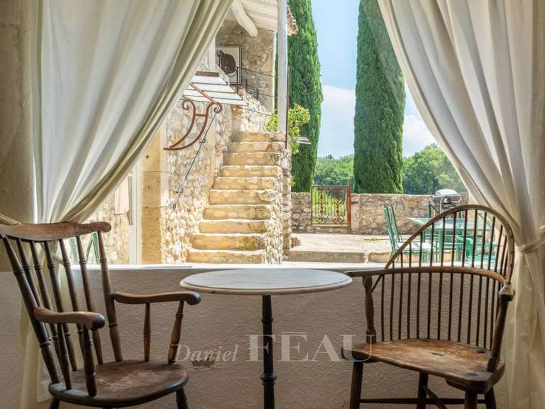 Maison Grignan - 12 chambres - 723m²